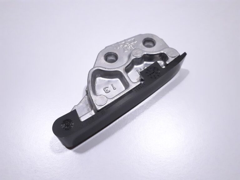 Mazda 3 6 CX-5 2.2 Diesel SkyActiv Oil Pump Chain Guide SH01-11-730