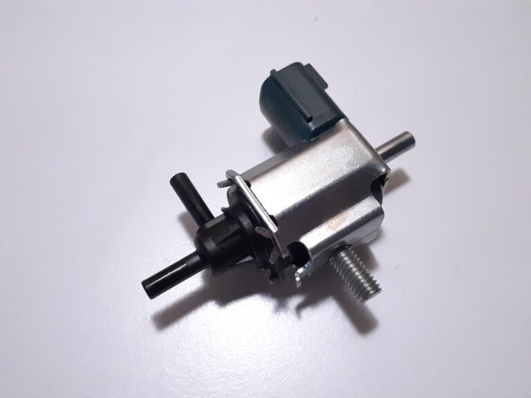 Mazda 3 6 CX-5 2.2 Diesel SkyActiv Turbo Control Valve SH1A-18-741A