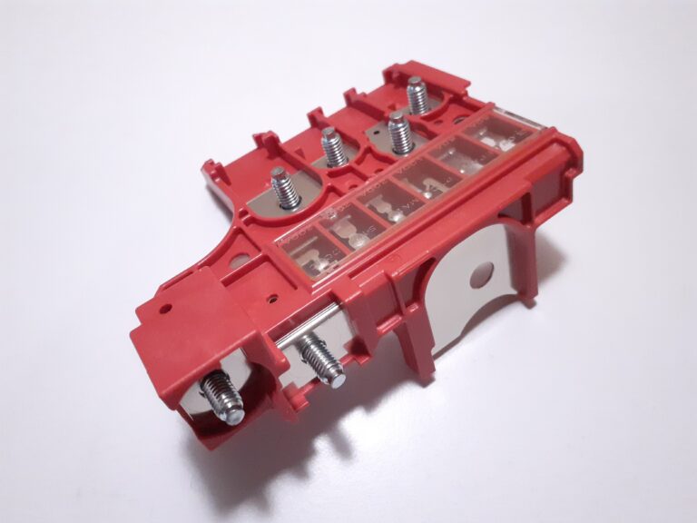 Mazda 6 2.2 Diesel SkyActiv Battery Fuse Block D09V-67-S99